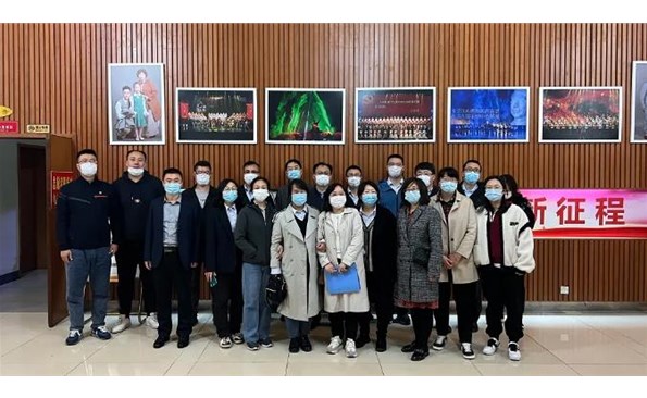 【学党史 悟头脑】威海产投集团党员寓目《红色胶东》舞台剧