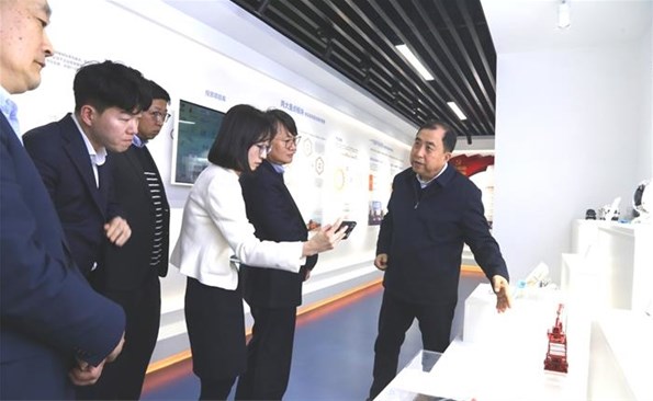 韩亚银行行长会见产投集团